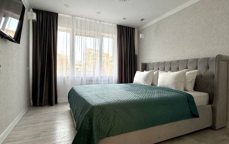 Apartmari (Апартмари) На Набережной Адмирала Трибуца