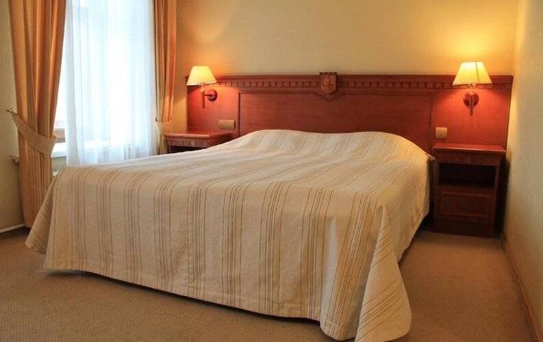 Golden Hotel