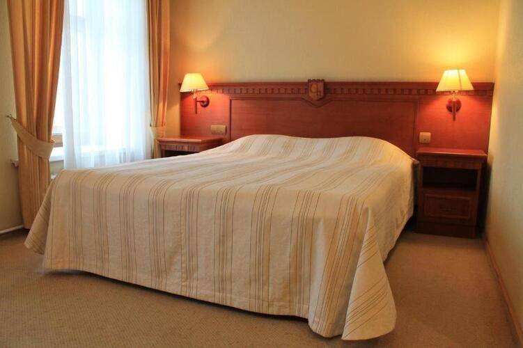 Golden Hotel