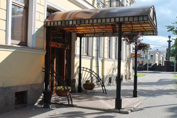 Golden Hotel