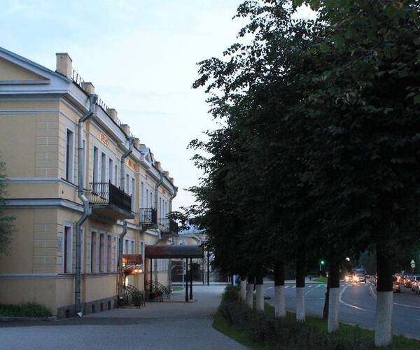 Golden Hotel