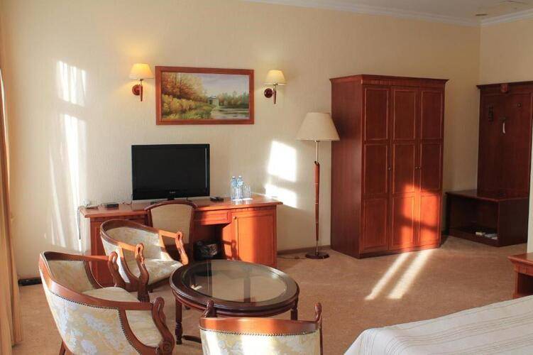 Golden Hotel