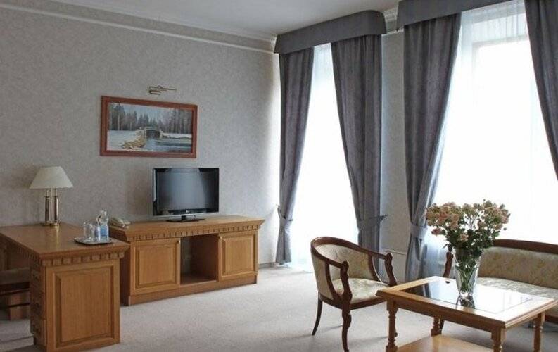 Golden Hotel