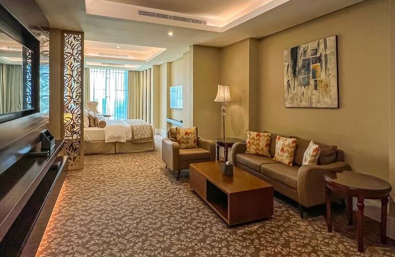 Renaissance Business Bay Hotel