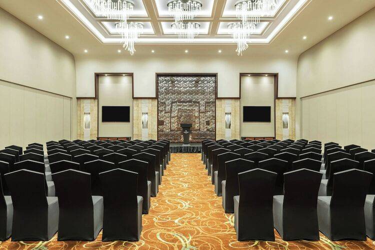 Renaissance Business Bay Hotel