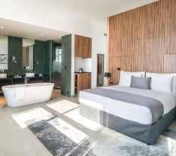 Sky Bay Hotel