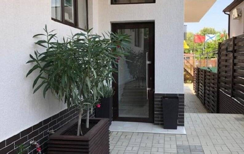 Villa Family Decor