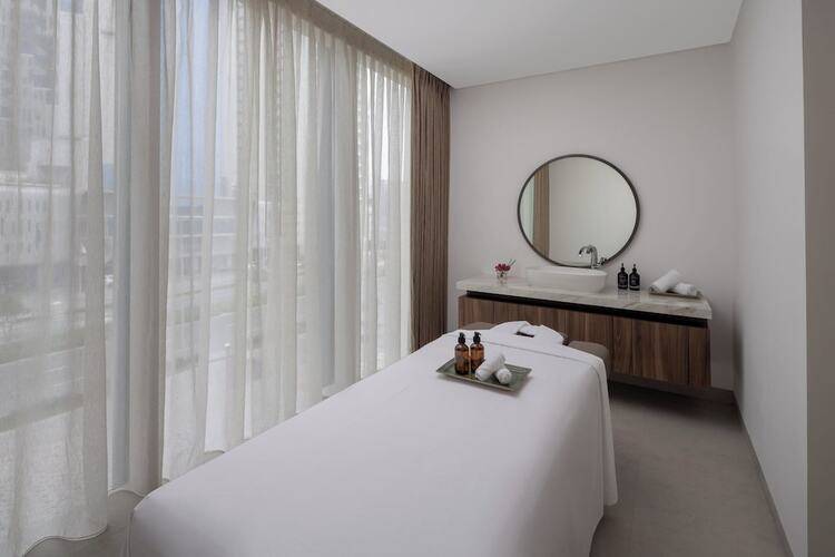 Staybridge Suites Dubai Business Bay By Ihg