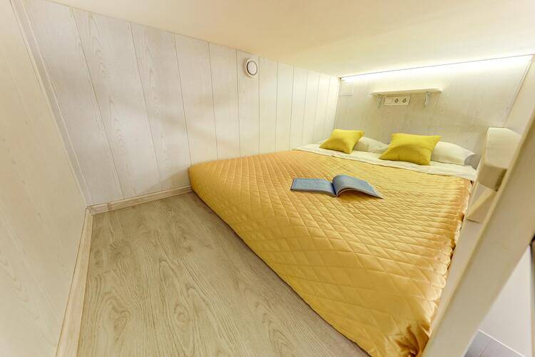 Location Apartments (Локейшен Апартментс) На Улице Моховая