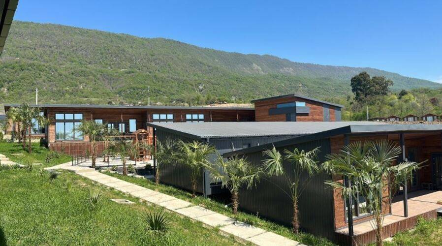 Отель Manresa Family Resort
