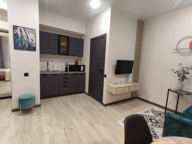 Red House (Рэд Хаус) На Улице Свободы