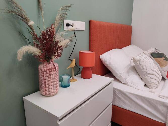 Red House (Рэд Хаус) На Улице Свободы