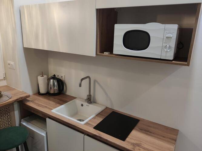 Red House (Рэд Хаус) На Улице Свободы