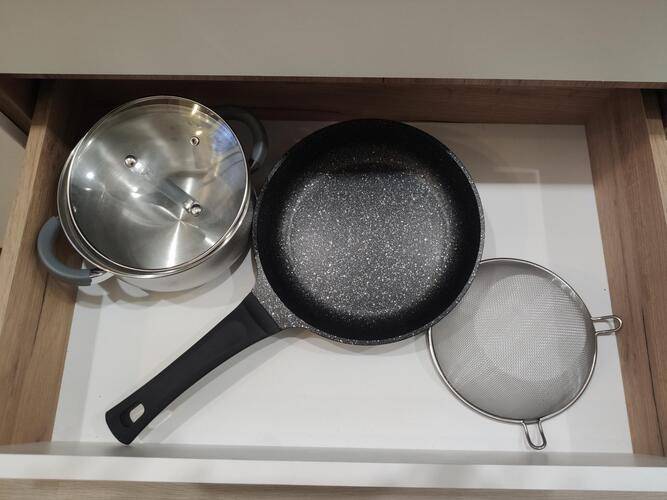 Red House (Рэд Хаус) На Улице Свободы