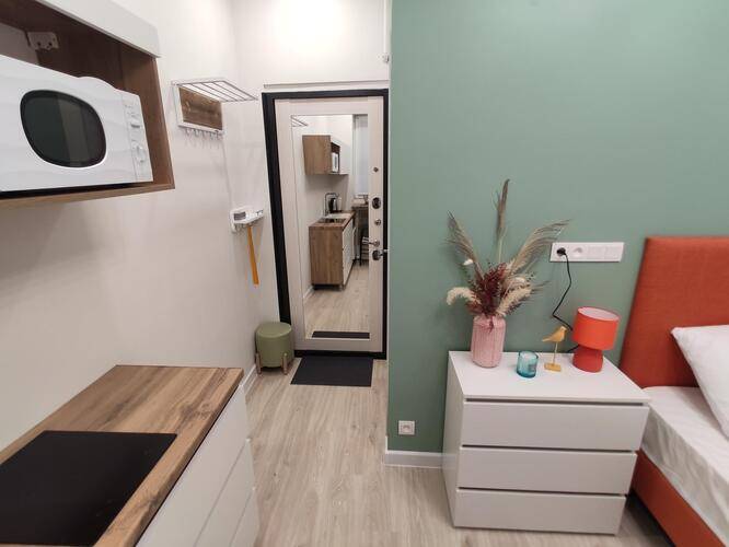 Red House (Рэд Хаус) На Улице Свободы