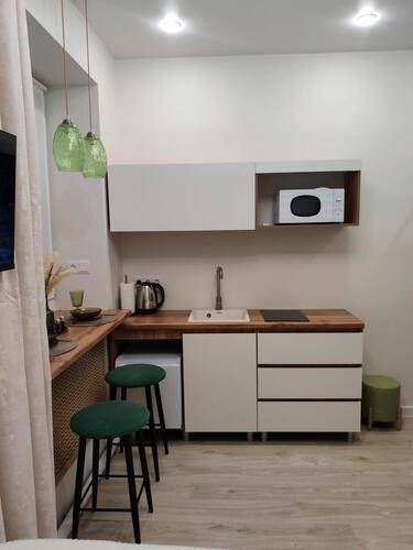 Red House (Рэд Хаус) На Улице Свободы