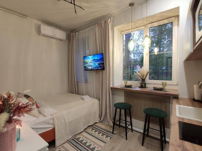 Red House (Рэд Хаус) На Улице Свободы