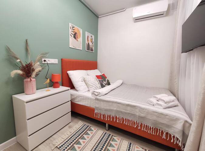 Red House (Рэд Хаус) На Улице Свободы