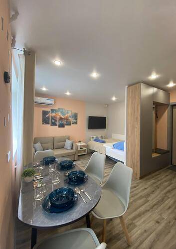 Апартаменты На Улице Вихарева 14