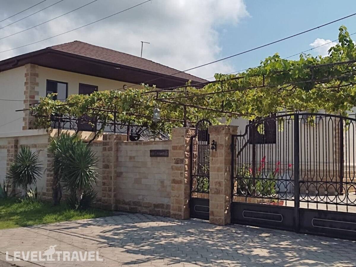 фотографии отеля Гостевой Дом На Сосналиева 46 в Абхазия(Гудаута) - фото №4