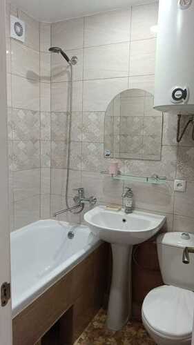 Квартира Комфортная В Центре Пицунды