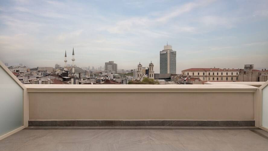 Moxy Istanbul Beyoglu
