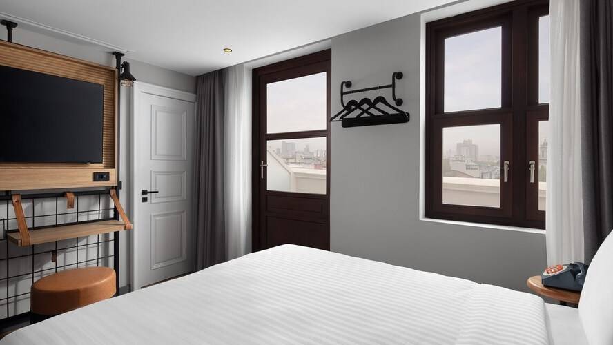Moxy Istanbul Beyoglu