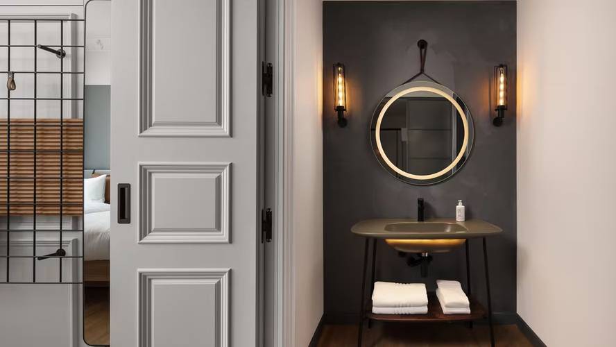 Moxy Istanbul Beyoglu