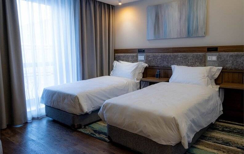 Nuur Hotel (Нуур Отель)