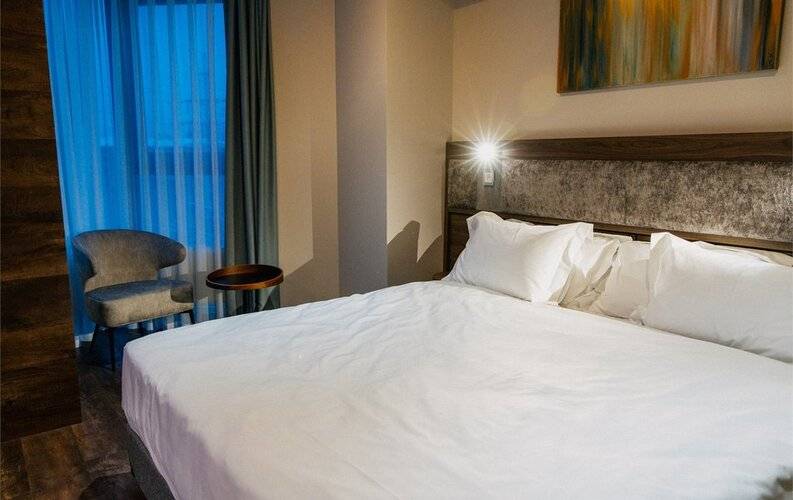 Nuur Hotel (Нуур Отель)