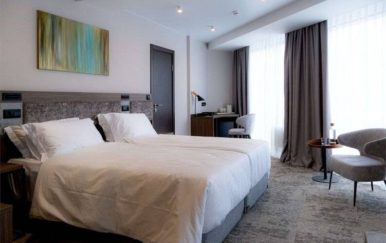 Nuur Hotel (Нуур Отель)