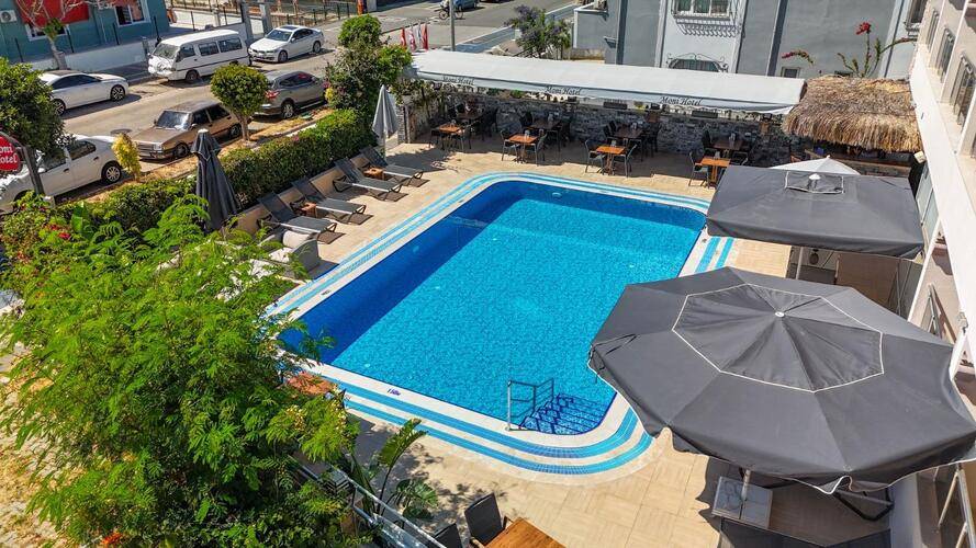 Moni Hotel