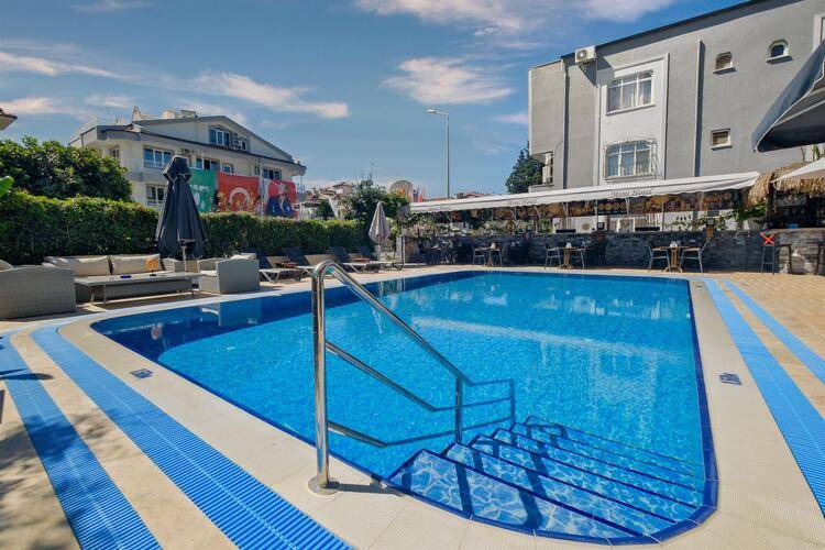 Moni Hotel