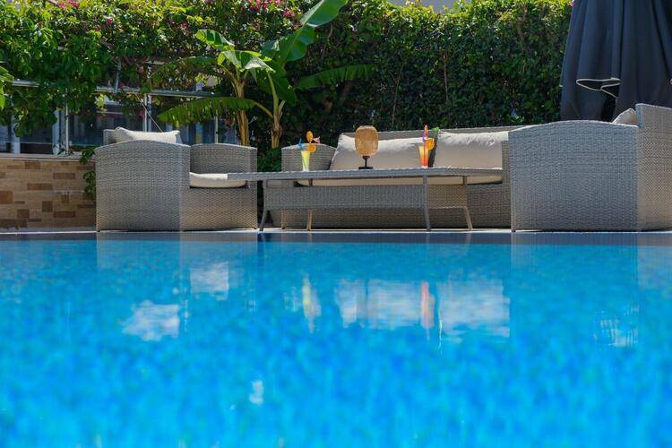 Moni Hotel