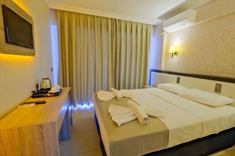 Moni Hotel