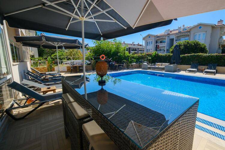 Moni Hotel