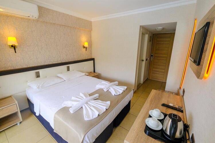 Moni Hotel