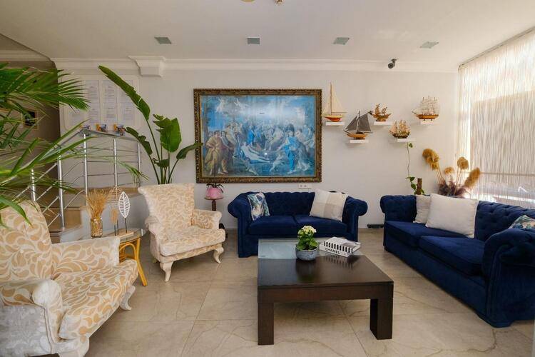Moni Hotel