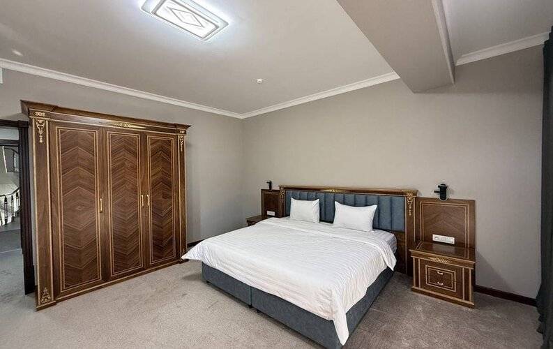 Reikartz Qarshi Hotel