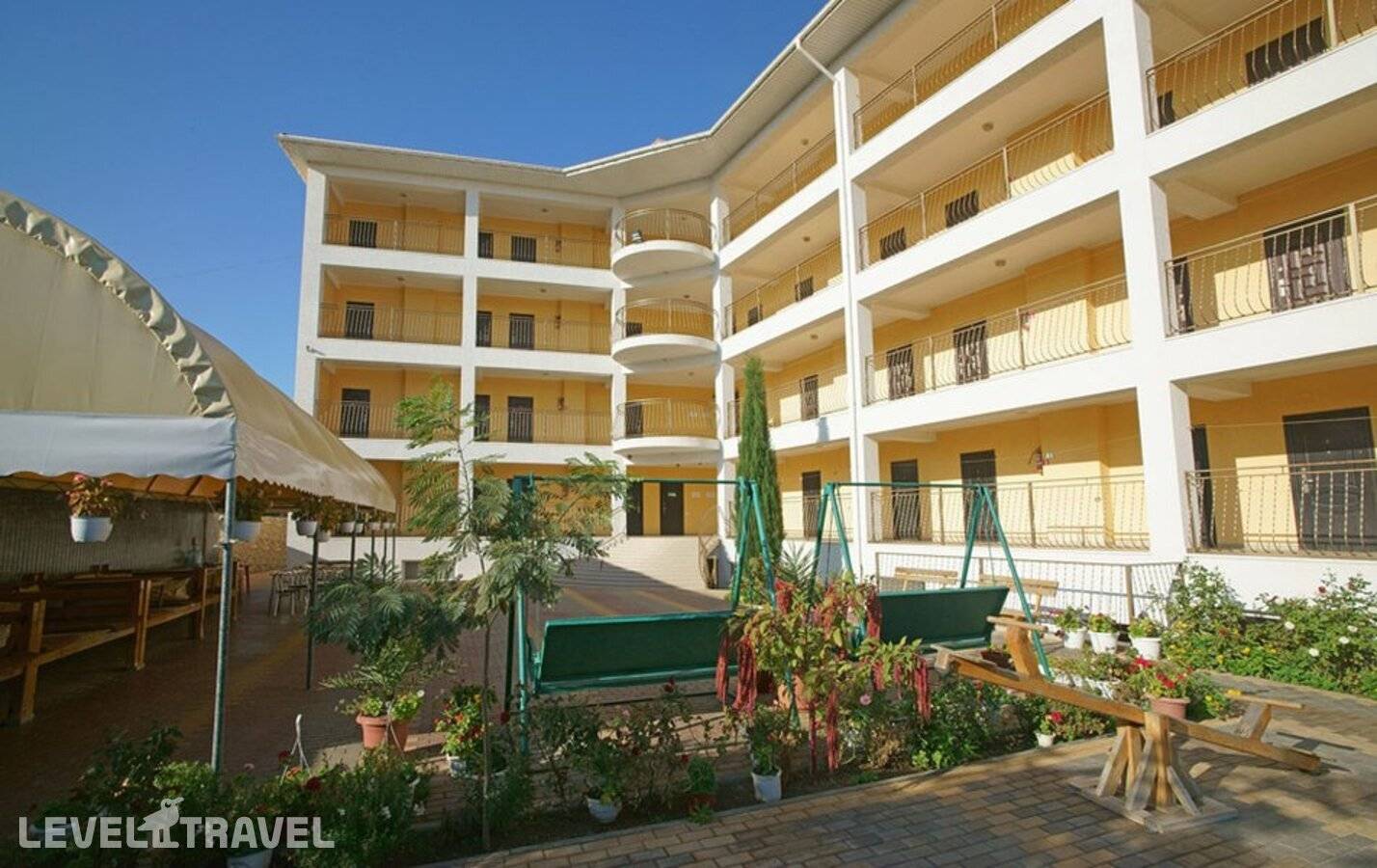 фотографии отеля Бумеранг Гостевой Дом в Россия(город Саки) - фото №1