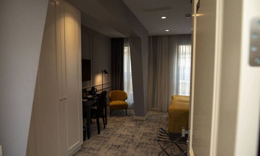 H41 Luxury Suites