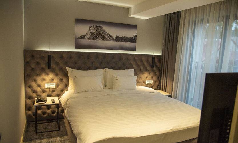 H41 Luxury Suites