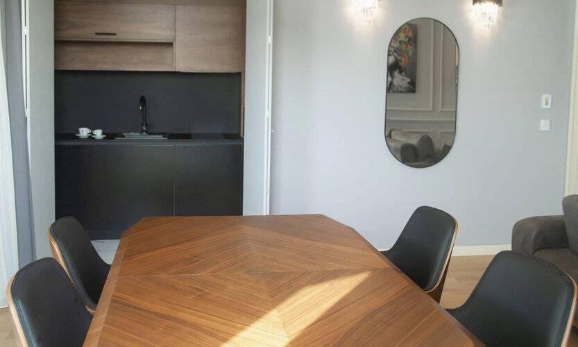 H41 Luxury Suites