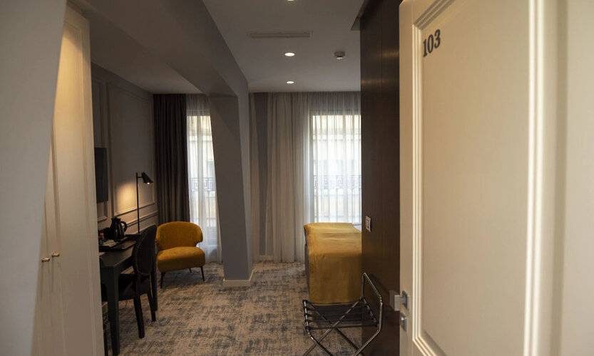 H41 Luxury Suites