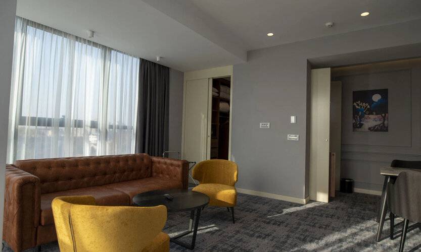 H41 Luxury Suites