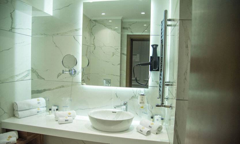H41 Luxury Suites