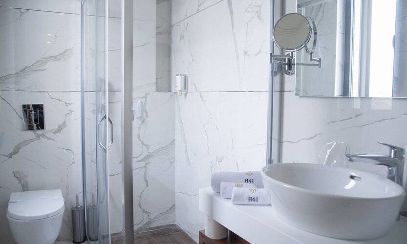 H41 Luxury Suites