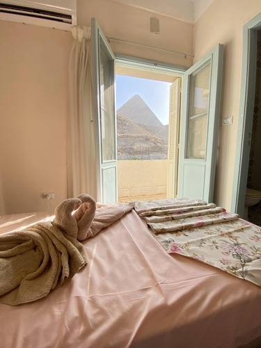 Villa Khufu Pyramids Hotel