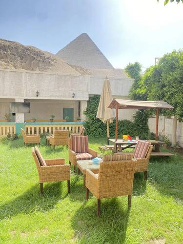Villa Khufu Pyramids Hotel
