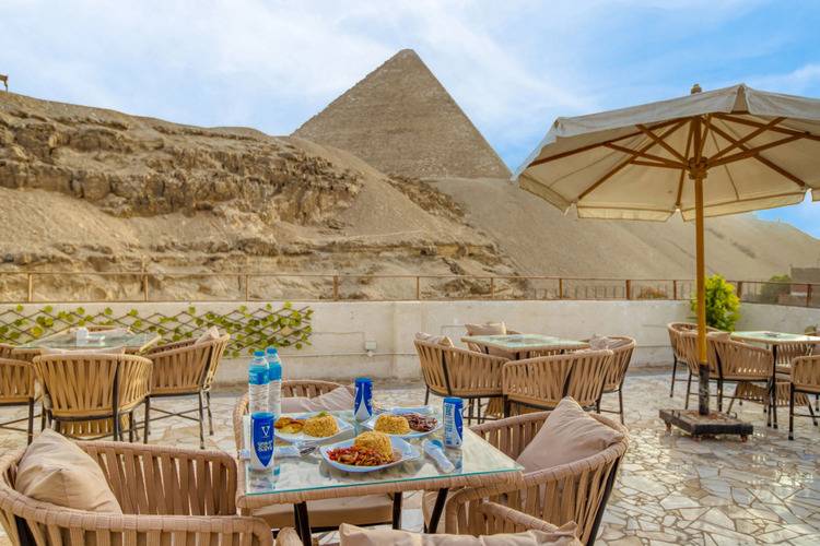 Villa Khufu Pyramids Hotel